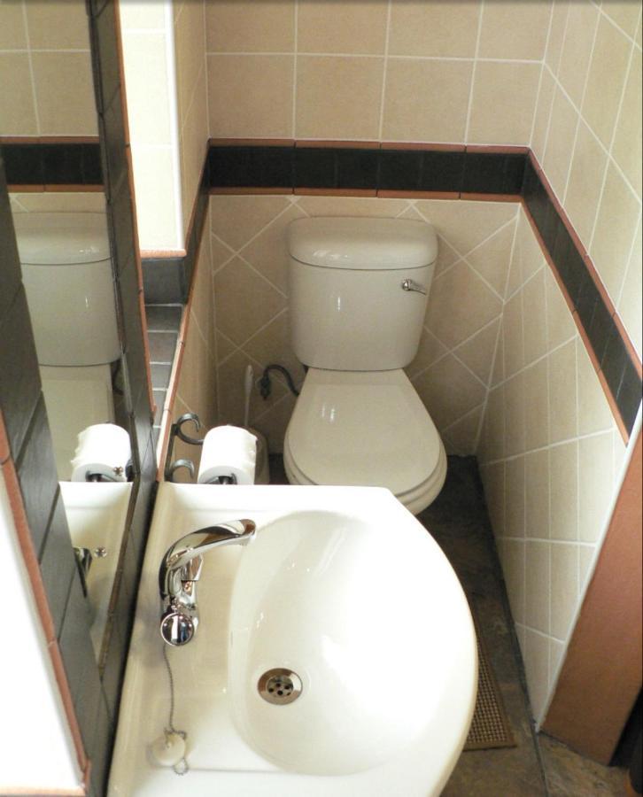House Ebony B&B Ньюкасл Экстерьер фото